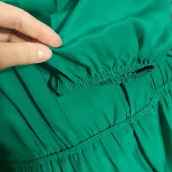 Alice and Trixie silk emerald green dress - Picture 8 of 8